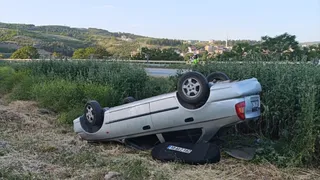 Bursa'da Şarampole Devrilen Otomobilde 5 Yaralı