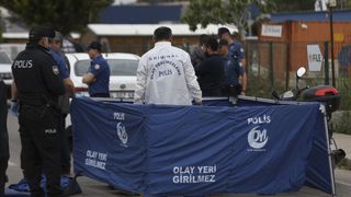 Çanakkale'de Boşanma Aşamasındaki Kadın Cinayeti: Zeynep Zan'ın Cenazesi Defnedildi