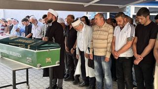 Çanakkale'de Nefes Borusuna Yemek Kaçması Sonucu Hayatını Kaybeden Öğrenci Toprağa Verildi