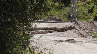 Erzurum'un Uzundere İlçesinde Toprak Kayması: Hasar Tespiti Yapıldı