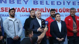 Gaziantep'te CW Enerji Türkiye Yağlı Güreş Ligi Kortej Yürüyüşü Düzenlendi