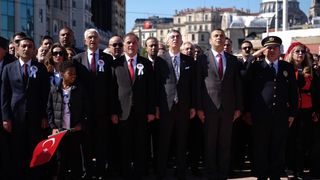 İstanbul'da 19 Mayıs Atatürk'ü Anma, Gençlik ve Spor Bayramı Töreni Düzenlendi