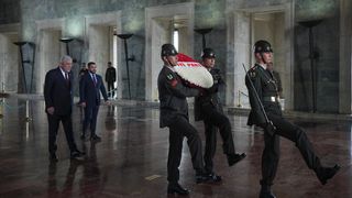 İYİ Parti Genel Başkanı Dervişoğlu, 19 Mayıs’ta Gençlerle Anıtkabir’i Ziyaret Etti