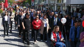 İzmir, Aydın ve Uşak'ta Aile Haftası Yürüyüşleri Gerçekleştirildi