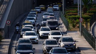 İzmir'de Grev Nedeniyle Belediye Hizmetlerinde Aksamalar Yaşandı