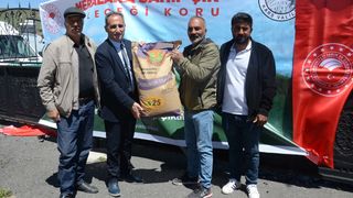 Kars'ta Çiftçilere 60 Ton Hibeli Korunga Tohumu Dağıtıldı