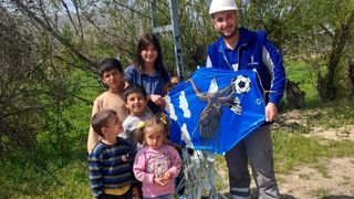 Kayseri'de Elektrik Ekipleri, Tellere Takılan Uçurtmaları Kurtardı