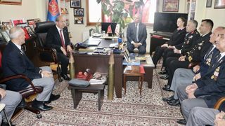 KKTC Cumhurbaşkanı Ersin Tatar, Trabzon'da Kıbrıs Gazileriyle Buluştu