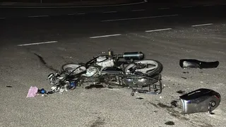 Kocaeli'de Otomobil ve Motosiklet Kazası: 1 Ölü, 2 Yaralı