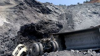Kütahya'da Hafriyat Kamyonu Devrildi, Sürücü Hayatını Kaybetti