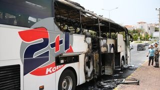 Mersin'de Seyir Halindeki Yolcu Otobüsü Alev Aldı
