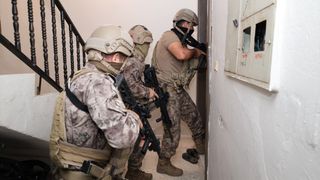 Mersin Merkezli Yasa Dışı Bahis Operasyonunda 9 Zanlı Tutuklandı