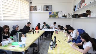 Muş Alparslan Üniversitesi'nde Öğrenciler Sultan Alparslan Temalı Hediyelik Ürünler Üretiyor