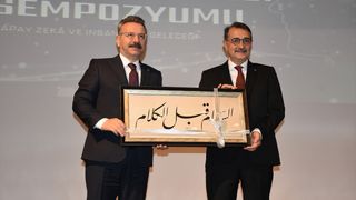 TBMM Yapay Zeka Araştırma Komisyonu Başkanı Dönmez, Eskişehir'de Yapay Zeka Sempozyumuna Katıldı.