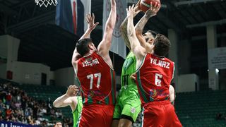 TOFAŞ, Karşıyaka'yı 90-76 Yenerek Galibiyetini Aldı