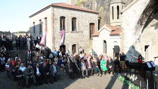 Trabzonspor, Kızlar Manastırı'nda Piyano Dinletisi ve Fotoğraf Sergisi Düzenledi