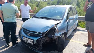 Amasya'da Bariyere Çarpan Otomobilde 4 Kişi Yaralandı