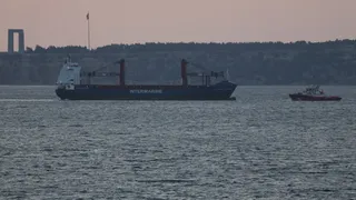 Çanakkale Boğazı'nda Yangın Çıkan Kargo Gemisi Kurtarıldı