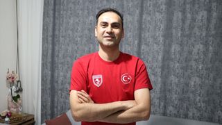 Güvenlik Görevlisi, Heimlich Manevrası ile Kediyi Kurtardı