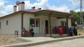 İslahiye'de 18 Köy Tipi Kalıcı Konutun Anahtarları Sahiplerine Teslim Edildi