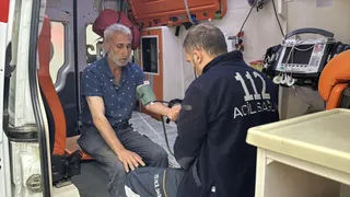 Kütahya'daki Otelde Yangın: 10 Kişi Dumandan Etkilendi