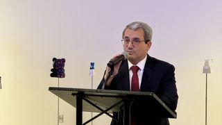 Pia Bozyel'in Atık Malzemelerle Barış Mesajı: BM'de Yeni Sergi Açılışı