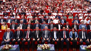 Ticaret Bakanı Ömer Bolat, Mersin Ekonomi Zirvesi'nde Enflasyon ve İhracat Üzerine Açıklamalarda Bulundu