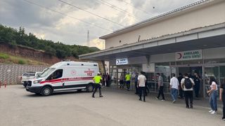 Tunceli'de Motosiklet Kazası: Polis Memuru ve Yaya Yaralandı