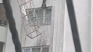 Adana'da Asılı Kalan İşçi İtfaiye Ekiplerince Kurtarıldı