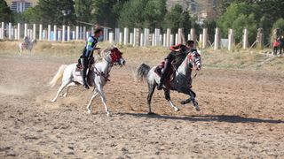 Bayburt'ta 29. Uluslararası Dede Korkut Kültür ve Sanat Şöleni Kapsamında Cirit Gösterisi Yapıldı