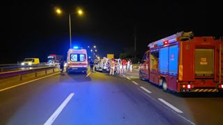 Bursa'da Hafif Ticari Araç Tıra Çarptı: 2 Ağır Yaralı