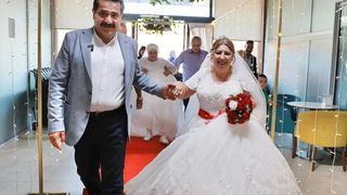 Denizli'de Down Sendromlu İki Genç Kızın Gelin Olma Hayali Temsili Düğünle Gerçekleşti