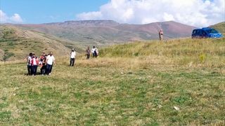 Erzurum'da Biçerdöver Kazasında Yaralanan Kişi Ambulans Helikopterle Hastaneye Sevk Edildi