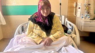 Erzurum'da Yaşlı Kadın Ağrıyan Bacağına Ot Sardı, Hastanelik Oldu
