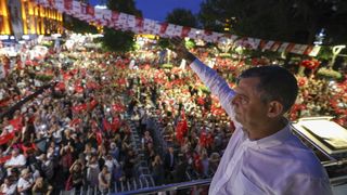 Özgür Özel Trabzon'daki Mitingde Demokratik Kapsayıcılığı Vurguladı