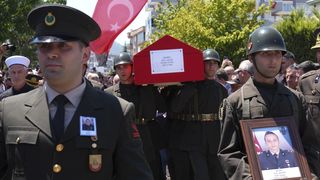 Şehit Üsteğmen Ege Akar, İzmir'de Son Yolculuğuna Uğurlandı