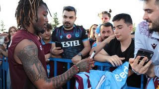 Trabzonspor Futbolcuları Taraftarlarıyla Buluştu
