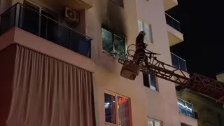 Alanya Mahmutlar'da apartman dairesinde yangın: Evde hasar, 1 kişiye ayakta müdahale