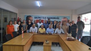 CHP Salihli İlçe Başkanı Enver Akgün görevinden istifa edip adaylıktan çekildi