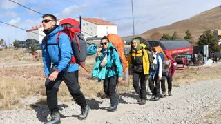 Cumhuriyetin 102. yılında Erciyes zirve tırmanışı — 120 dağcı Kayseri'de buluştu