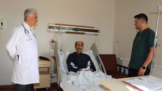 Erzurum'da akciğerinden karpuz büyüklüğünde 3 kilo 426 gramlık kitle çıkarıldı