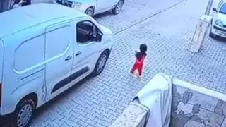 Şanlıurfa Suruç'ta kargo aracının altında kalan 2 yaşındaki çocuk yaşamını yitirdi