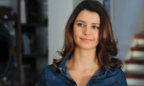 Beren Saat’ten iki bomba birden: Hem albüm hem de reklam!