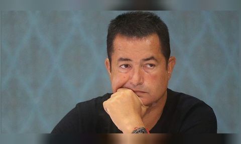 Survivor'da sinirlerine hakim olamayan Acun yarışmacıya koltuk fırlattı! 