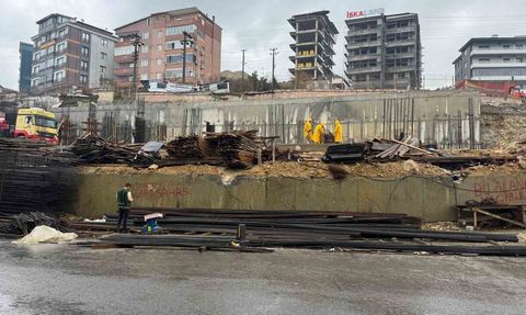 Alaplı'da Kültür Merkezi İnşaatında Güvenlik İhmali: Yol Kenarında Korumasız Çalışma Endişe Yarattı