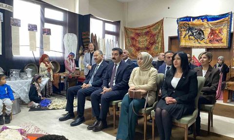 Arpaçay'da Atatürk İlkokulu'nda Milli Kültür Sergisi Açıldı