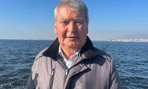 Bostanlı sahilinde 'deniz marulu' tabakası: Uzman uyarısı ve temizlik çalışmaları