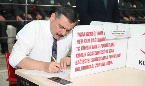 Erzurum Valisi Mustafa Çiftçi 45’inci kez kan bağışında bulundu