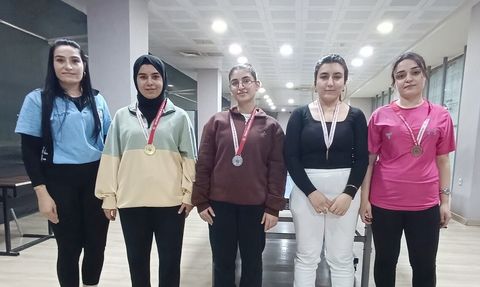 Hakkari'de Yurtlig Masa Tenisi İl Birinciliği Yarışması Sona Erdi