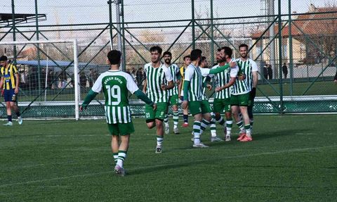 Kayseri Şekerspor uzatmada Hacılar Erciyesspor’u 3-2 yenerek liderliğini sürdürdü